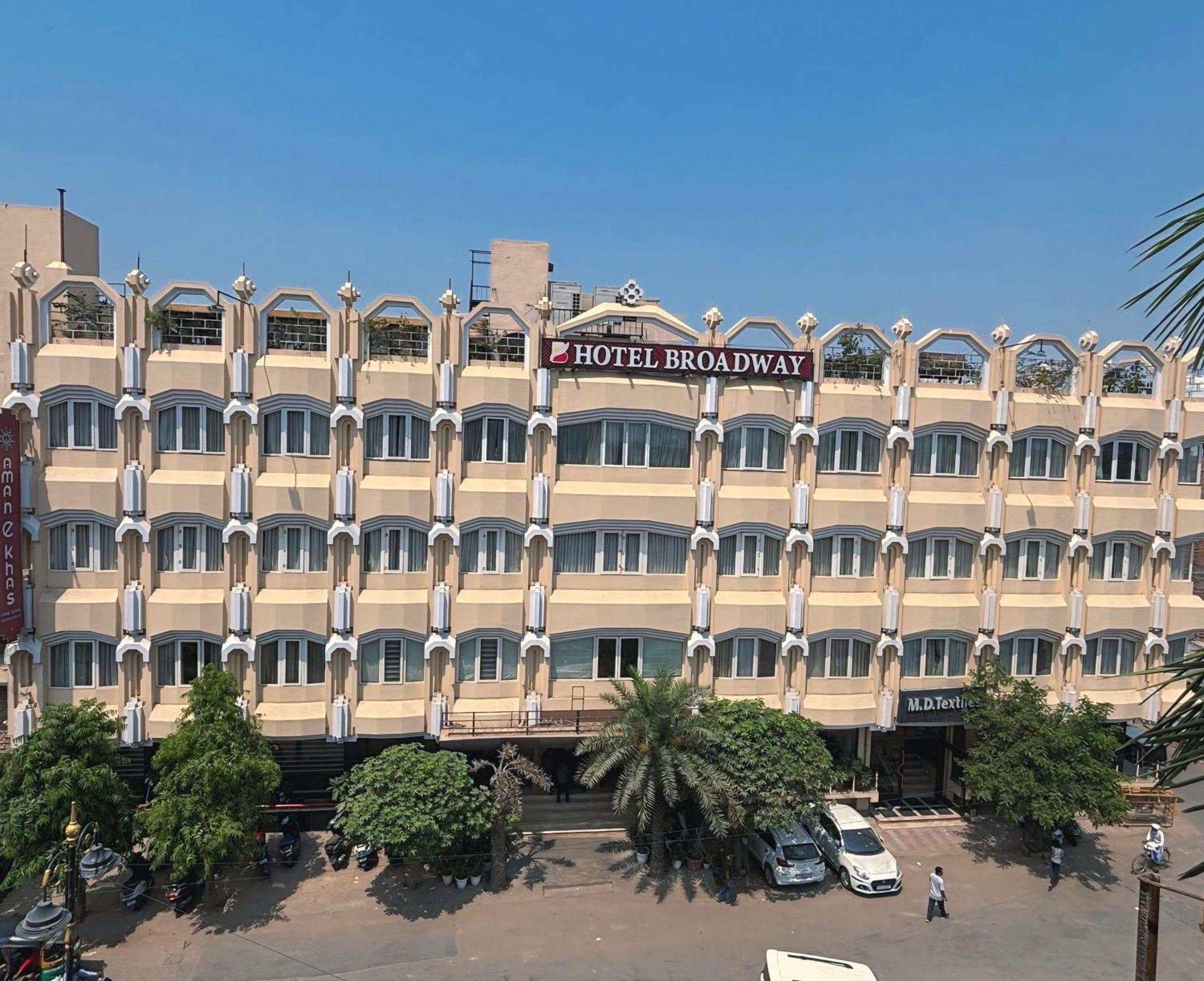 New Hotel Broadway Varanasi Exterior photo